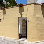 Guesthost - La Meridiana Làconi