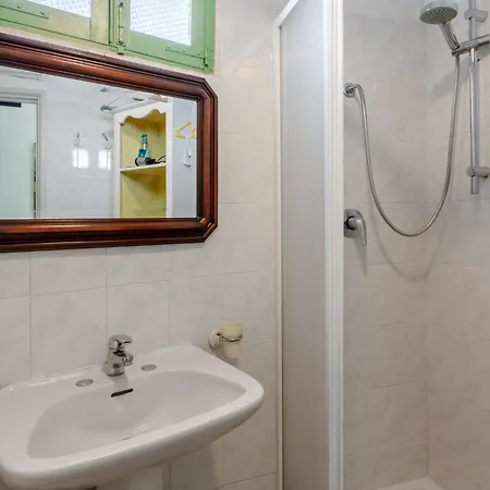 Guesthost - La Meridiana * Làconi