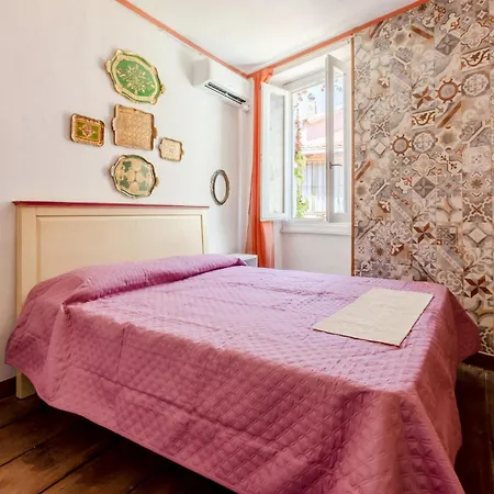 Guesthost - La Meridiana Làconi