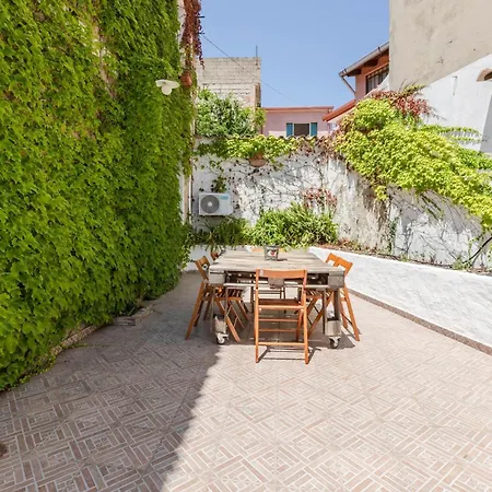 Διαμέρισμα Guesthost - La Meridiana *